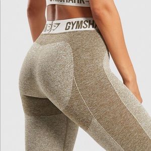 🦈 Gymshark Flex leggings Khaki small 🦈